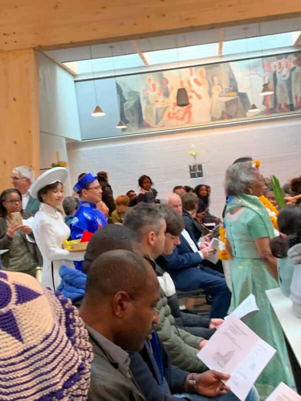 Các dân tộc Dâng của lễ 9