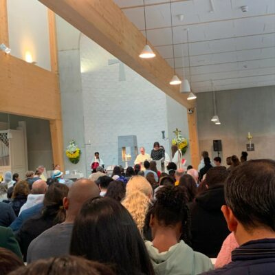 Các dân tộc Dâng của lễ 8