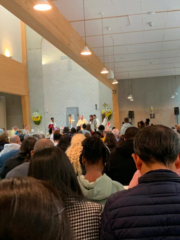 Các dân tộc Dâng của lễ 7