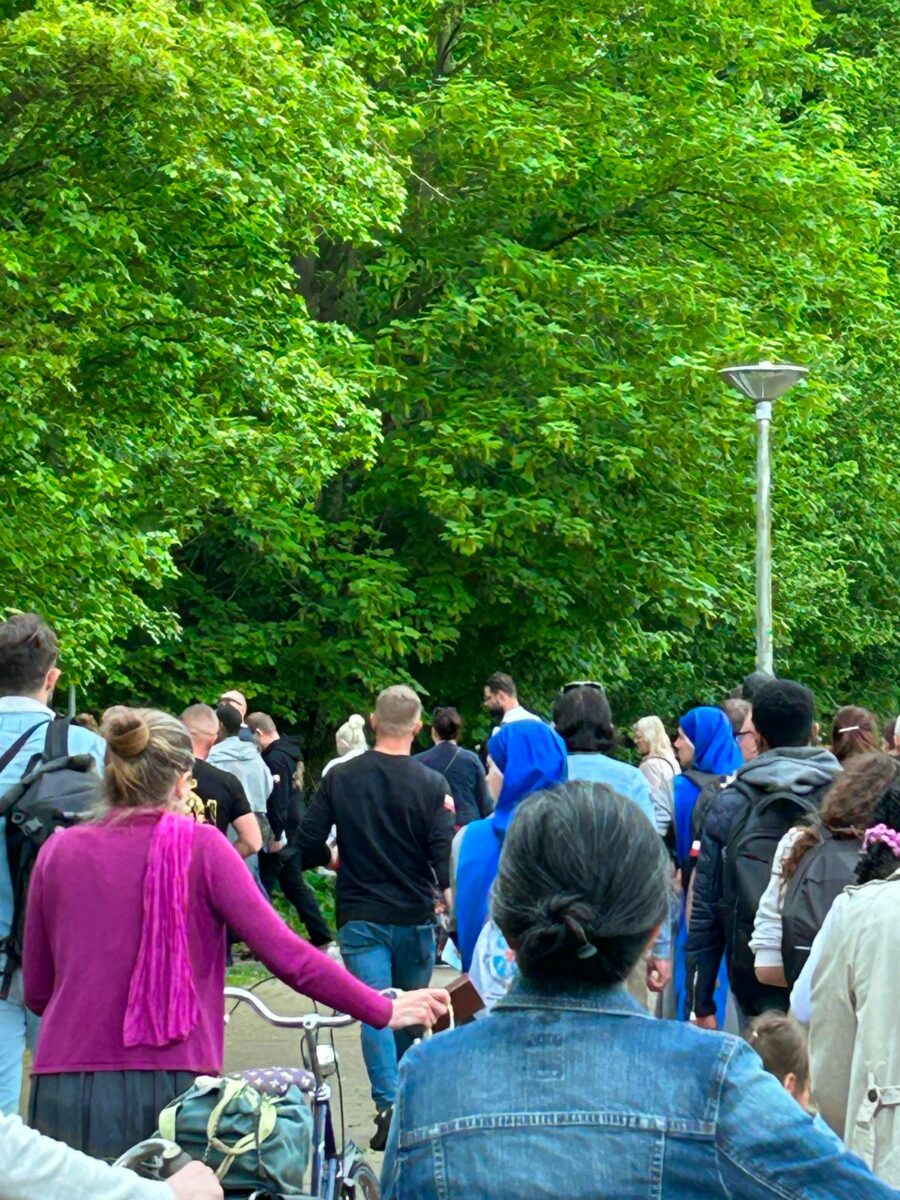 E960AF0FE86B4954A1195ADD05979B68